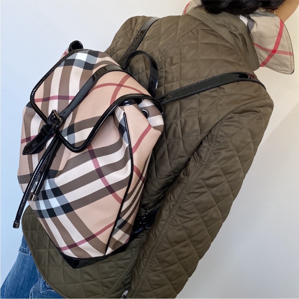 Authentic Burberry backpack - Picture 3 of 16